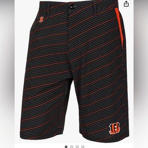 Forever Collectibles NFL Men's Cincinnat Bengals  Dots Walking Shorts XL (38)